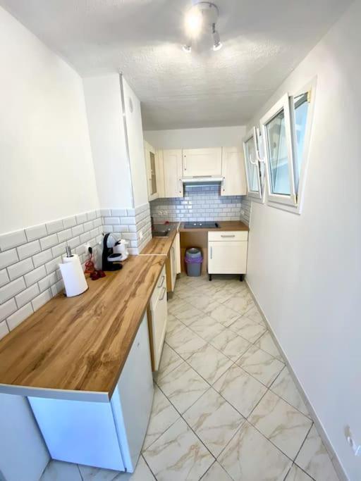 Appartement Spacieux 65M2, Avec Piscine Et Parking Fréjus Exterior photo
