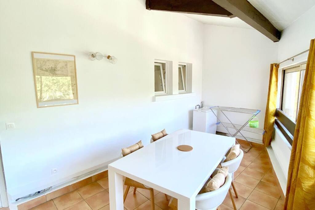 Appartement Spacieux 65M2, Avec Piscine Et Parking Fréjus Exterior photo